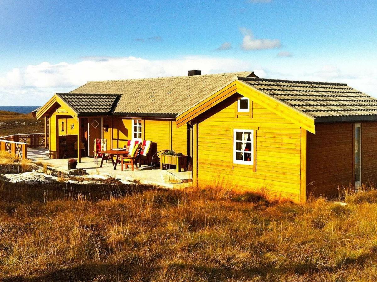 Three-Bedroom Holiday Home In Dyrvik Tuvnes Exterior photo
